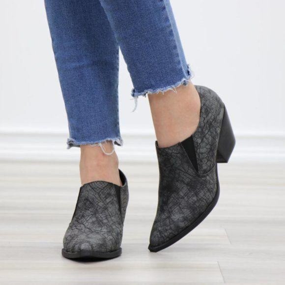 Slip On Gray & Black Snake Texture Low Cut Booties - Picture 5 of 13